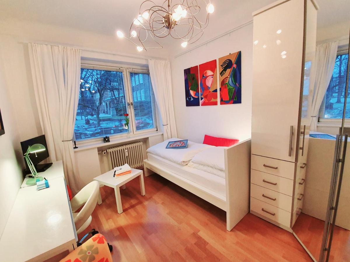 Schoenes Privatzimmer In Hamburg Winterhude Exterior foto